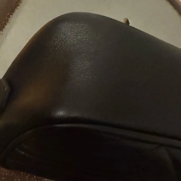 - Gorgeous. Gucci - Authentic Pre Loved Small GG Marmont Leather Crossbody. - Picture 11 of 15